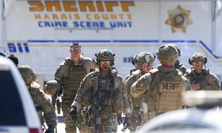 Cảnh sát tại hiện trường vụ nổ súng ở Texas