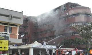 Vụ hỏa hoạn xảy ra tại khu chăm sóc đặc biệt của bệnh viện Sultanah Aminah ở Johor Bahru, bang Johor, Malaysia.