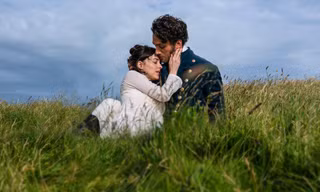 "Persuasion" - vai diễn mới của Dakota Johnson có đủ sức "thuyết phục" trái tim khán giả?
