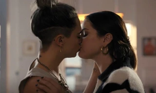 Only Murders in the Building 2: "Thám tử" Selena Gomez "khóa môi" Cara Delevingne