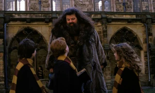 Những khoảnh khắc đáng nhớ của "bác Hagrid" Robbie Coltrane trong phim "Harry Potter"
