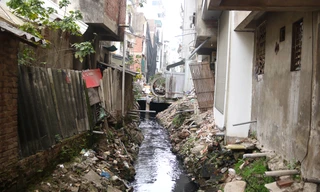 Ám ảnh những đoạn cống hở bốc mùi nồng nặc giữa lòng Thủ đô