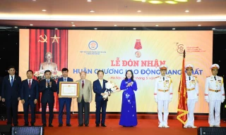 Hiệp hội Doanh nghiệp nhỏ và vừa Hà Nội nhận Huân chương Lao động Hạng Nhất