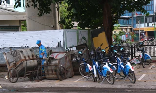 Xe đạp công cộng Hà Nội ‘phơi nắng, dầm mưa” chờ khách