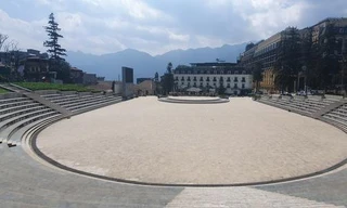 Qua rồi thời vắt óc tìm kế ăn chơi, nơi nơi bây giờ đều vắng như “chùa bà đanh“