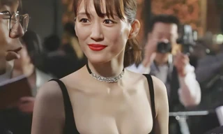 Dàn sao mặc đầm xuyên thấu, váy khoét ngực trên thảm đỏ