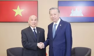 Tổng Bí thư, Chủ tịch nước Tô Lâm gặp Quốc vương Campuchia