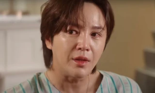 'Hoàng tử châu Á' khóc kể về hành trình chữa ung thư