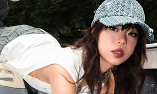 Nữ ca sĩ Việt liên tiếp bị chỉ trích vì hát nhạc gợi dục