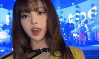 Hàng loạt tờ báo Mỹ điểm mặt Lisa (BlackPink)