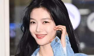 Em gái quốc dân Kim Yoo Jung tới Hà Nội