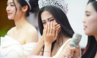 Hoa hậu Hà Trúc Linh về báo Tiền Phong: 'Từ nay chúng ta là người một nhà'