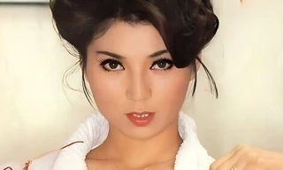 Công ty bán ảnh khỏa thân của nghệ sĩ