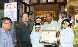 Vụ cháy ở Bình Thuận: Truy tặng Huân chương Dũng cảm cho người phụ hồ