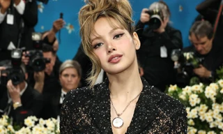 Mốt không quần táo bạo của Lisa (BlackPink) 