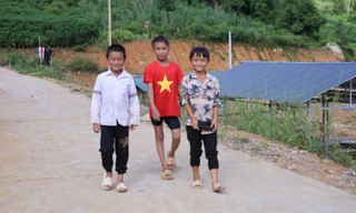 Người dân biên giới Lai Châu phấn khởi về nơi ở mới