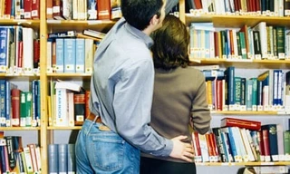 Vết đen từ bê bối quấy rối tình dục ở nhà sách