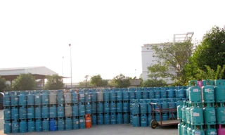 Một góc chứa bình gas của Công ty TNHH dầu khí Gia Định. Ảnh: Tuấn Nguyễn