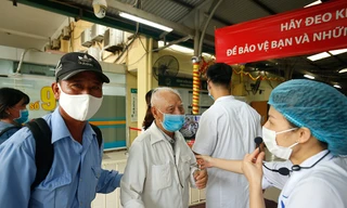 Bệnh viện Bạch Mai tăng cường bảo vệ thế nào khi dịch COVID-19 bùng phát?