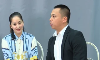 Khánh Thi- Chí Anh chấp nhận những hệ lụy để đòi lại sự công bằng cho học trò. Trước đó, họ cùng xuất hiện trong clip livestream để chia sẻ về vụ việc này.