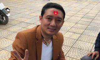 Sao bật khóc, quyết 'đi bão' trắng đêm mừng Việt Nam vô địch AFF Cup 