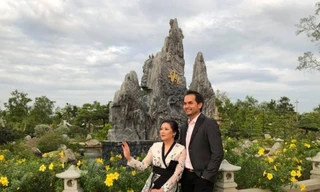 Như Quỳnh thăm nhà thờ tổ của Hoài Linh, nhìn diện mạo của nữ ca sĩ ai cũng ngỡ ngàng.