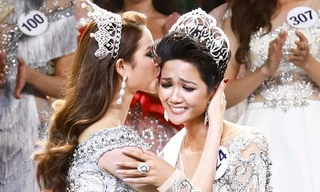 Khoảnh khắc đăng quang của cô gái Ê Đê.