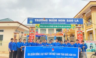Tuổi trẻ Hòa Bình ra quân ngày cao điểm tình nguyện xây dựng nông thôn mới