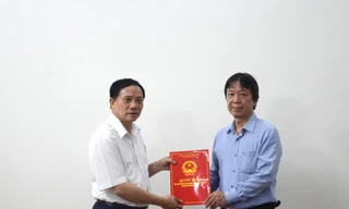 Công bố quyết định của Chủ tịch UBND tỉnh Hòa Bình về công tác cán bộ