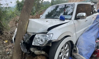 Tai nạn liên hoàn, giao thông ùn tắc kéo dài ở Hòa Bình