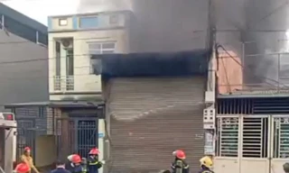 Cháy lớn tại khu nhà cho thuê ở Lào Cai