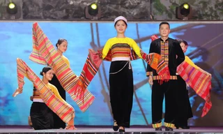 Hòa Bình khơi dậy tình yêu với trang phục dân tộc