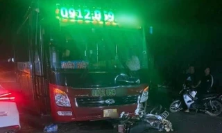 Người đàn ông tử vong sau cú va chạm mạnh với xe khách