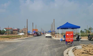 Huyện ven Hà Nội dừng đấu giá đất sau lùm xùm khách trả giá cao rồi dừng lại