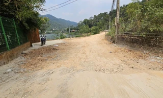 Đường bê tông bị phá dỡ sau hơn một tháng hoàn thành 