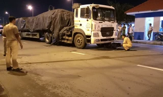 Lực lượng chức năng xử lý vụ việc.