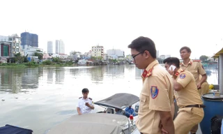 Lực lượng chức năng xử lý vụ việc.