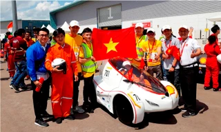 Trường ĐH Lạc Hồng lập kỷ lục 4 năm liên tiếp vô địch tại cuộc thi Shell Eco-marathon Asia (2015 - 2018). 