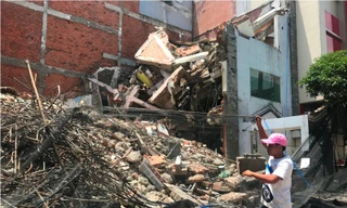 Sập nhà ở Sài Gòn, một công nhân tử vong dưới đống đổ nát