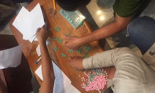 Hàng nghìn viên ma tuý được phát hiện.