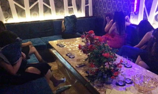 Bên trong nhà hàng thác loạn ở trung tâm Sài Gòn