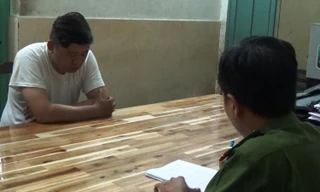 Giật túi xách xong Thành tăng ga tháo chạy nhưng ngã nên bị bắt.