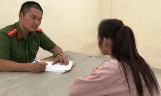 "Tú bà" Nguyễn Thị Thuý Hằng tại công an.