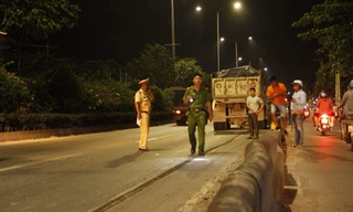 Lực lượng chức năng điều tra vụ việc.