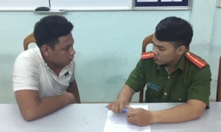 Công an lấy lời khai điều tra vụ việc.