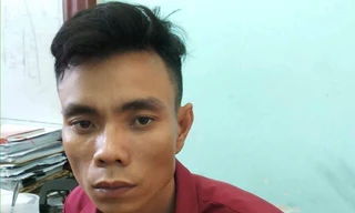 Bùi Đình Hùng tại công an.