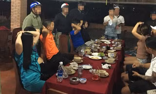 Công an khống chế nhóm của Năm tại quán nhậu.