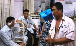 Các nhân viên điện lực được điều trị tại bệnh viện Thủ Đức.