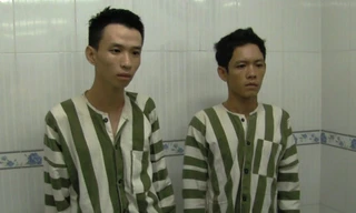 Minh và Tuấn tại công an.