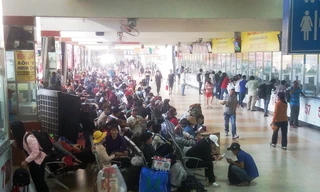 Bến xe, sân bay ở Sài Gòn đông nghẹt người ngày giáp Tết